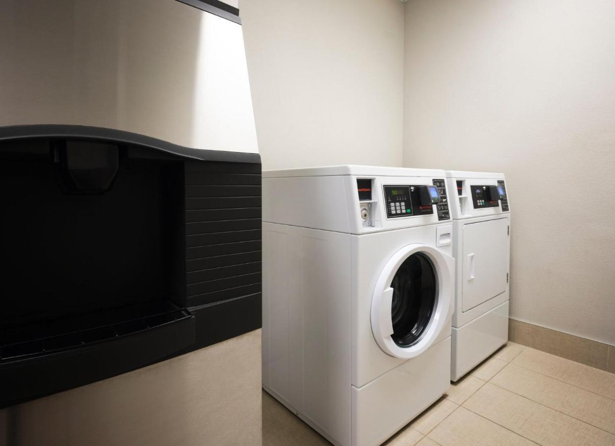 Holiday Inn Express Hotel And Suites Dfw-Grapevine, An Ihg Hotel Екстер'єр фото